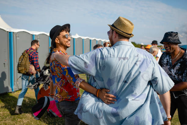 Best Portable bathroom rental  in Benton, IL